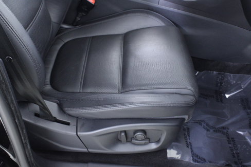 Used 2018 Jaguar E-PACE SE image 18