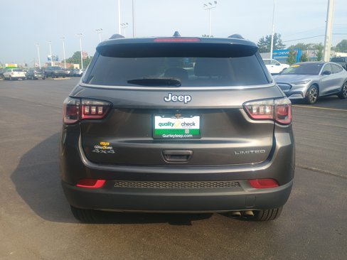 Used 2022 Jeep Compass Limited image 10