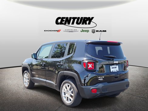 Used 2023 Jeep Renegade Latitude image 6