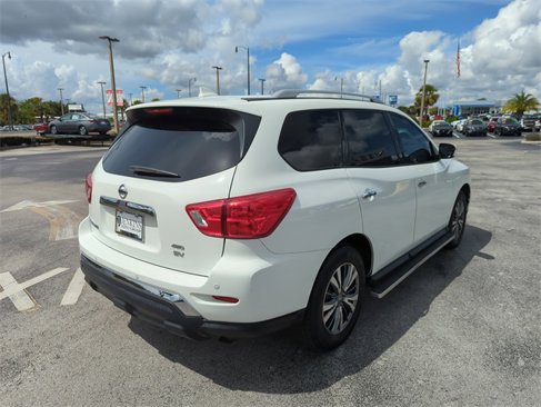 Used 2020 Nissan Pathfinder SV image 5