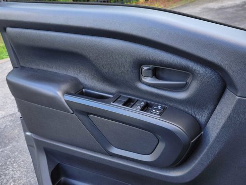 Used 2018 Nissan Titan S w/ S Utility Package image 15