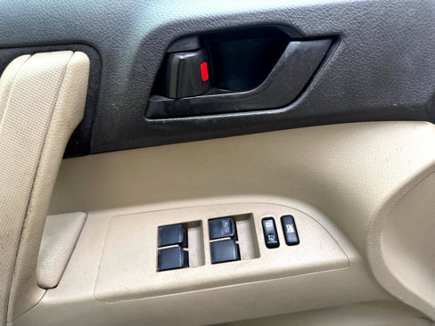 Used 2010 Toyota Highlander 2WD image 23