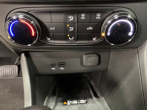 Used 2025 Buick Encore GX Preferred w/ Advanced Technology Package image 41