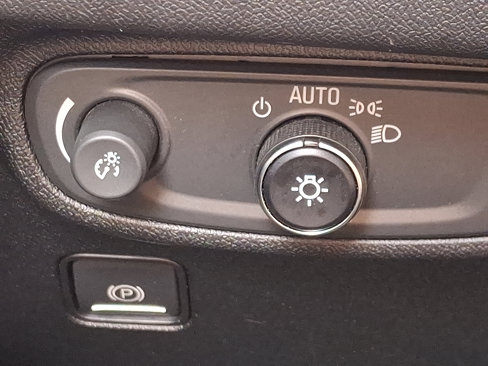 Used 2018 GMC Terrain SLE image 23