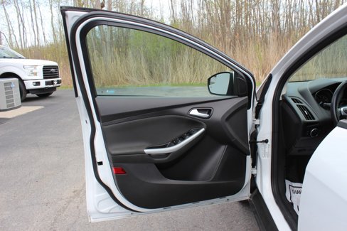 Used 2014 Ford Focus SE w/ Equipment Group 201A image 14