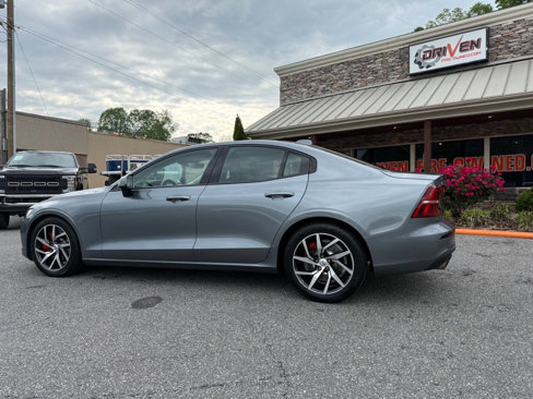 Used 2019 Volvo S60 T6 Momentum w/ Premium Package image 8