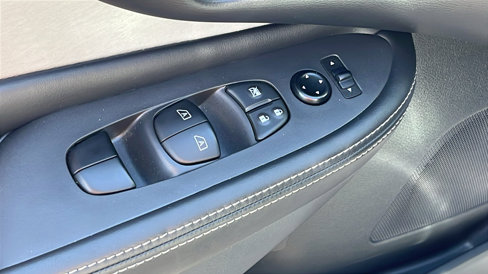 Used 2022 Nissan Murano SV image 12