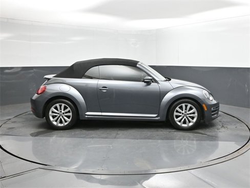 Used 2017 Volkswagen Beetle 1.8T Classic image 23