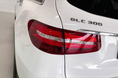 Used 2018 Mercedes-Benz GLC 300 4MATIC image 29