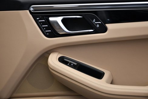 Certified 2023 Porsche Macan image 47