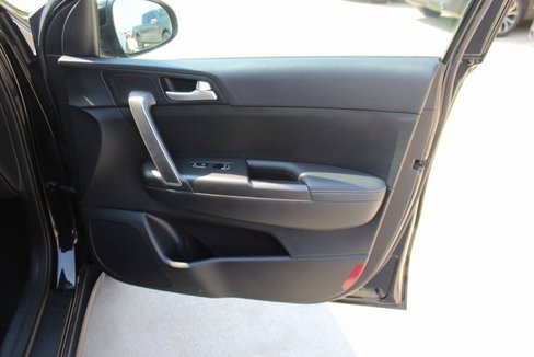Used 2018 Kia Sportage LX image 5