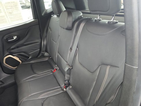 Used 2017 Jeep Renegade Limited image 13
