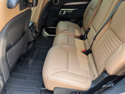Certified 2024 Land Rover Discovery Dynamic SE image 28