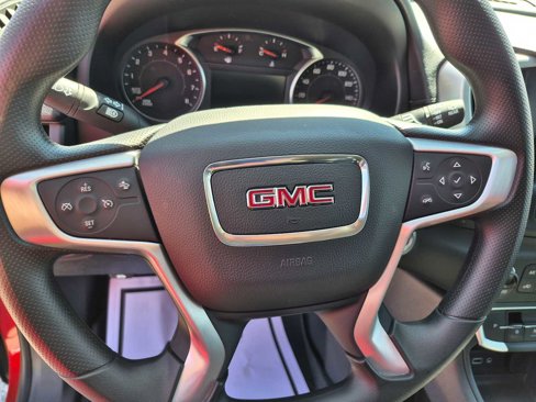 Used 2024 GMC Terrain SLE w/ Driver Convenience Package image 13