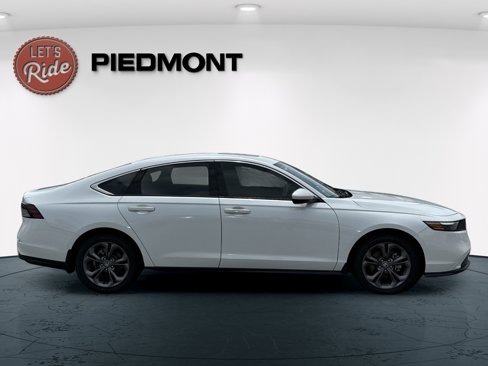 Used 2023 Honda Accord EX image 5