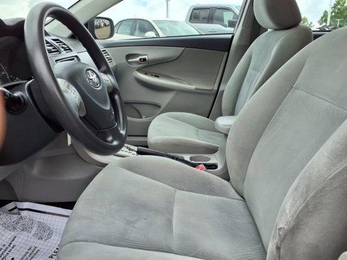 Used 2013 Toyota Corolla LE image 14