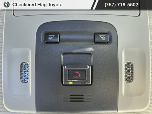 Used 2021 Toyota Camry LE image 9