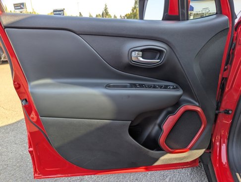 Used 2022 Jeep Renegade Latitude w/ Sun/Sound Group image 10