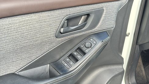 Used 2021 Nissan Rogue S image 11