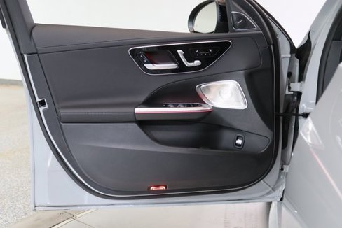 Used 2025 Mercedes-Benz C 300 4MATIC Sedan image 18