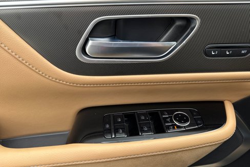 New 2025 INFINITI QX80 Luxe image 10