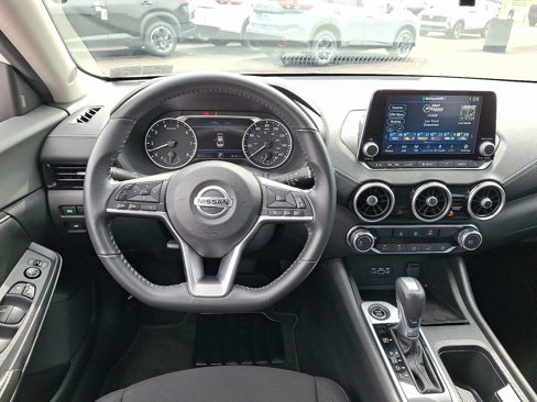 Used 2022 Nissan Sentra SV image 12