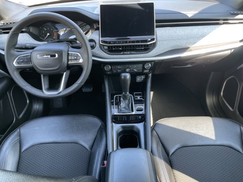 Certified 2024 Jeep Compass Latitude image 30