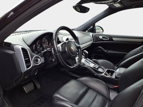 Used 2013 Porsche Cayenne GTS image 10