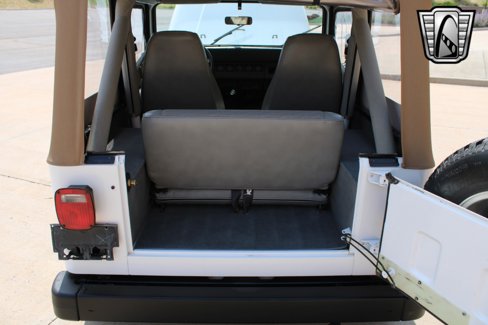 Used 1990 Jeep Wrangler S image 18
