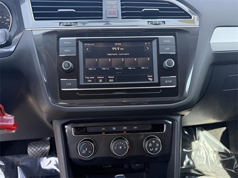 Used 2018 Volkswagen Tiguan S image 12