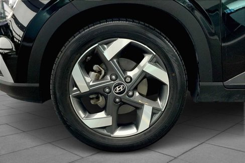 Used 2023 Hyundai Venue SEL image 9