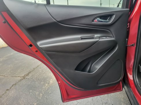 Used 2020 Chevrolet Equinox LT w/ Sport Edition image 18