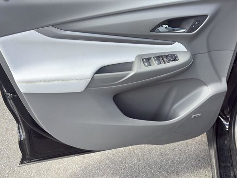 Used 2022 Chevrolet Bolt EUV Premier w/ Sun & Sound Package image 9