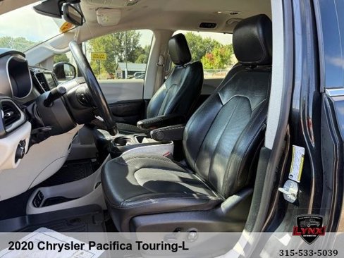 Used 2020 Chrysler Pacifica Touring-L image 35