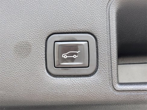Used 2019 GMC Terrain Denali w/ Advanced Safety Package image 14