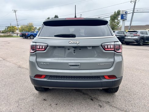 Used 2024 Jeep Compass Limited image 4