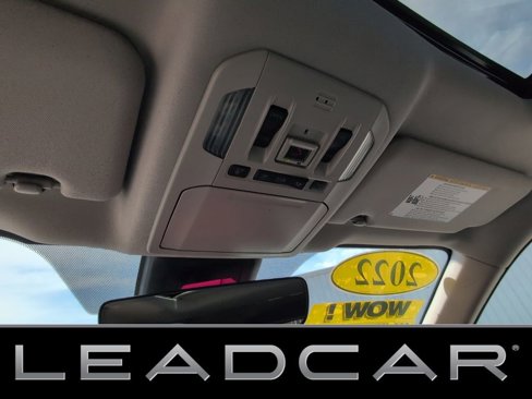 Used 2022 Toyota Highlander XLE image 25
