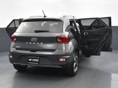 Certified 2024 Hyundai Venue SEL image 29