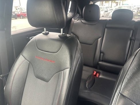 Used 2023 Jeep Compass Trailhawk image 9