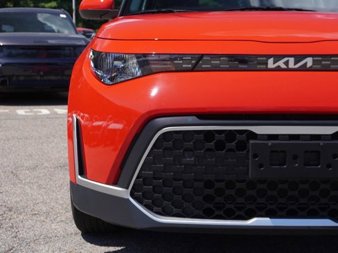 Used 2023 Kia Soul LX w/ LX Technology Package image 12