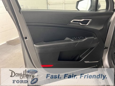 Used 2024 Kia Sportage LX image 20
