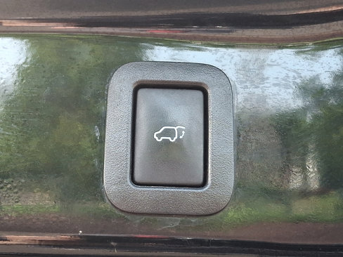 Used 2015 Toyota Highlander LE image 29