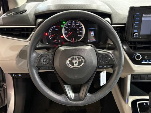 Used 2022 Toyota Corolla Cross L image 15