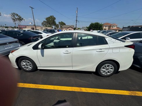 Used 2019 Toyota Prius LE image 5