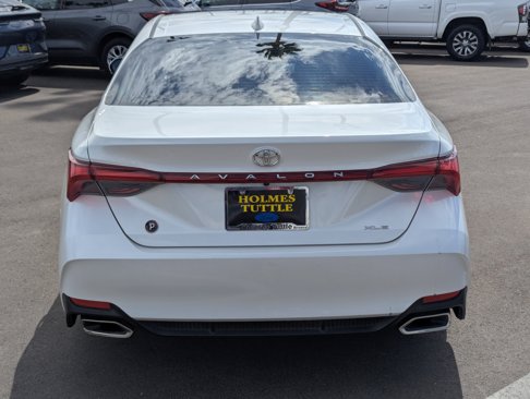 Used 2020 Toyota Avalon XLE image 3