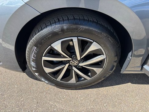 Used 2025 Volkswagen Jetta S image 32