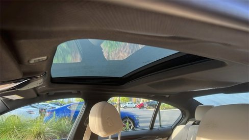 Used 2020 BMW 530i w/ Premium Package image 16
