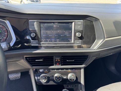Used 2021 Volkswagen Jetta SE image 13