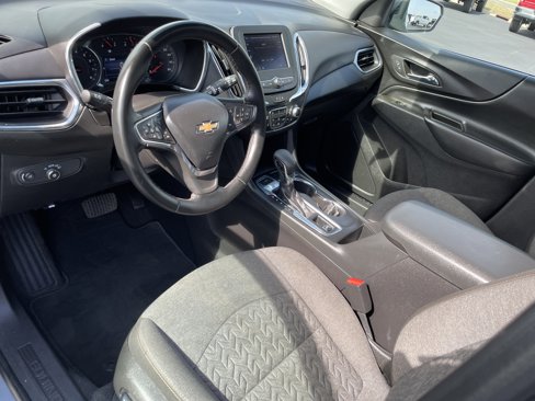 Used 2023 Chevrolet Equinox LT w/ Driver Convenience Package image 9