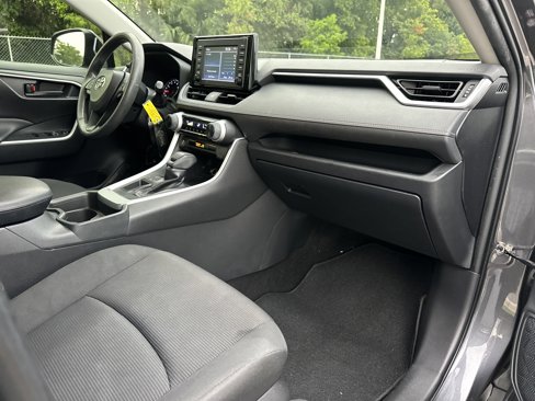 Used 2019 Toyota RAV4 LE image 31